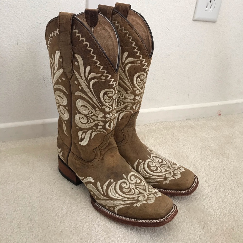 COPY - Corral Circle G Embroidered Square Toe Boo…